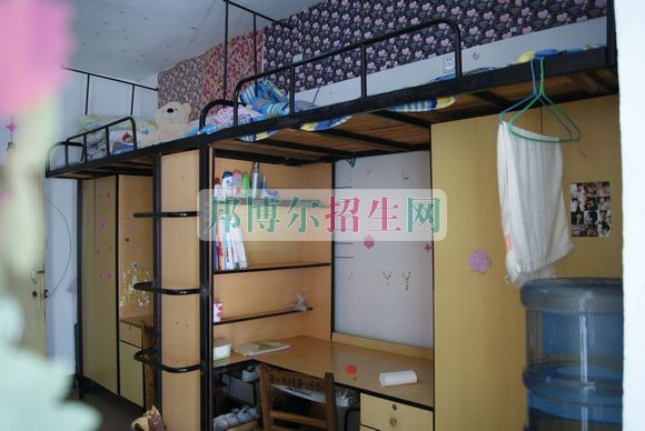 湖南商務(wù)職業(yè)技術(shù)學(xué)院宿舍條件、住宿好嗎、寢室情況