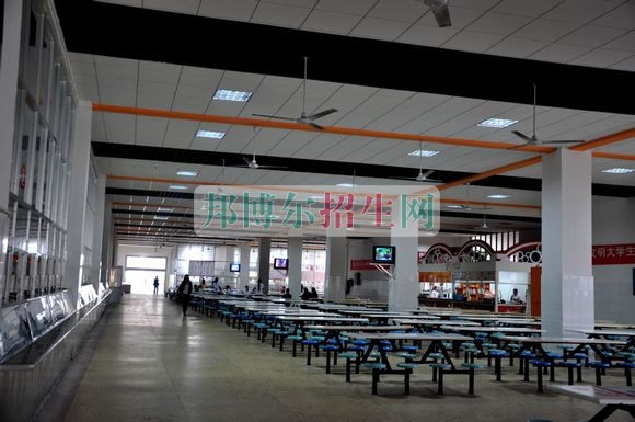 湖南商務(wù)職業(yè)技術(shù)學(xué)院宿舍條件、住宿好嗎、寢室情況