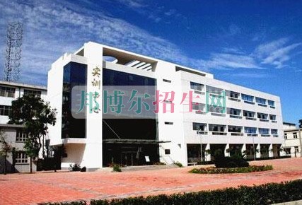 天津商務(wù)職業(yè)學(xué)院招生辦聯(lián)系電話(huà)
