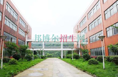 湖南中醫(yī)藥高等?？茖W(xué)校