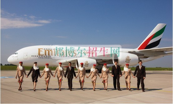 初中畢業(yè)學空乘怎樣