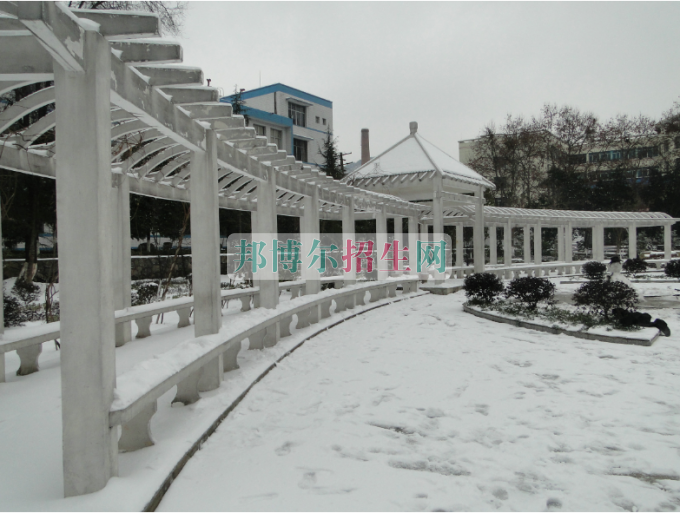 貴州電子信息職業(yè)技術(shù)學院招生辦聯(lián)系電話