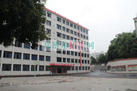 貴州省電子信息高級(jí)技工學(xué)校2016年報(bào)名條件、招生對(duì)象