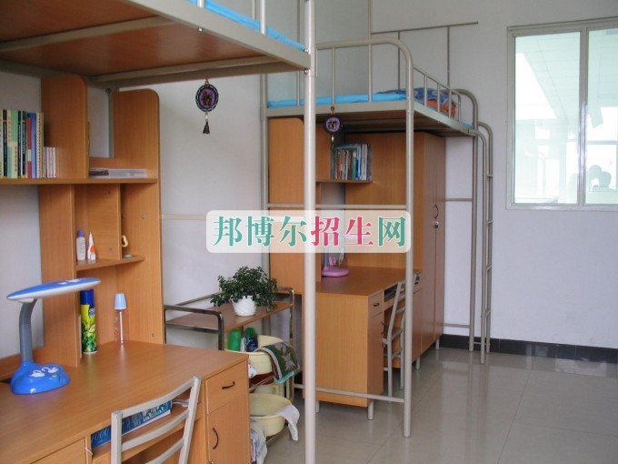 上中?？梢钥即髮W(xué)嗎