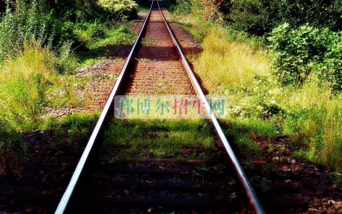 學鐵道工程技術專業(yè)哪個學校好