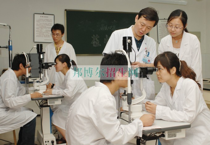 高中生讀臨床專(zhuān)業(yè)怎么樣