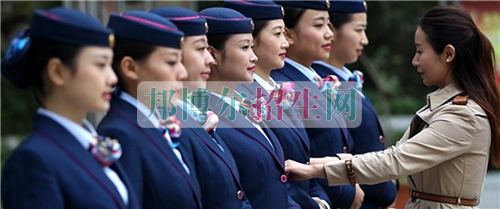 成都高中生讀高鐵乘務怎么樣