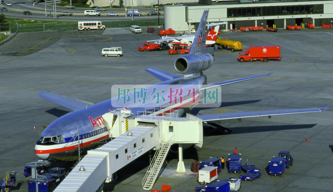 成都有哪些收民航商務(wù)的大專(zhuān)