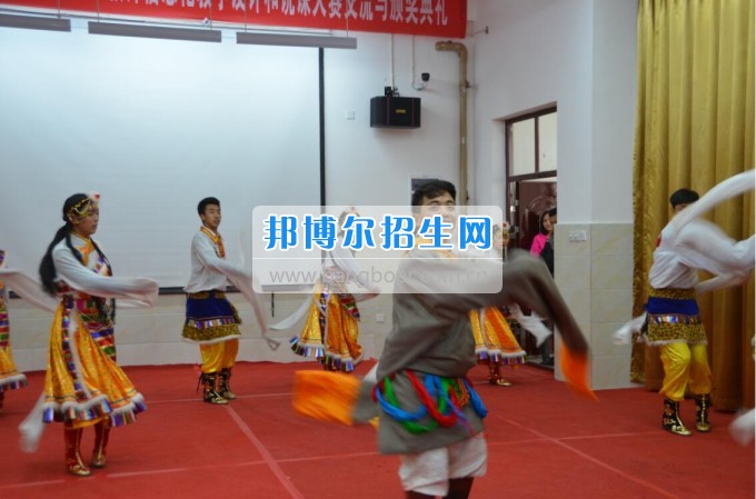 四川省檔案學(xué)校被評為全省民族團(tuán)結(jié)進(jìn)步創(chuàng)建活動(dòng)示范單位