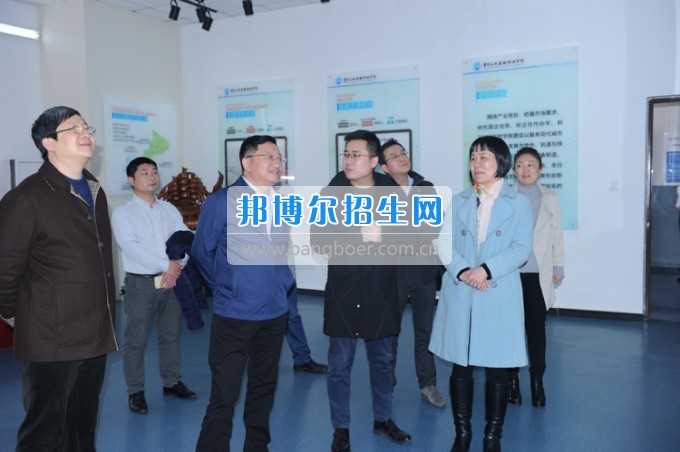 貴陽軌道公司考察重慶公共運輸職業(yè)學院并進行校企合作洽談