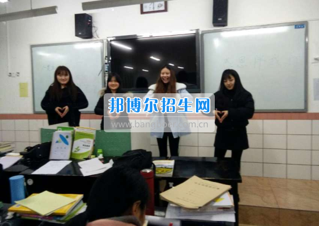 川南幼兒師范高等?？茖W校學前教育一系開展“感恩”主題系列教育活動