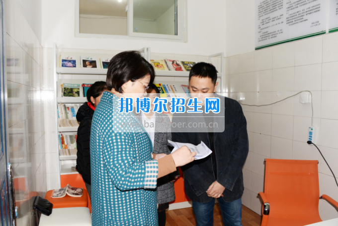 川南幼兒師范高等?？茖W(xué)校黨團(tuán)工作站、圖書漂流站在學(xué)生公寓正式運(yùn)行