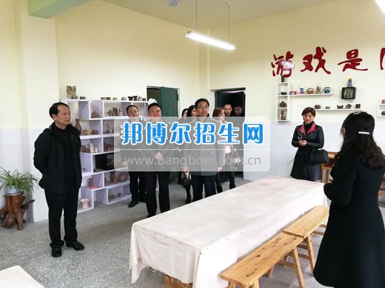 川南幼兒師范高等?？茖W(xué)校考察交流并巡查實習(xí)生情況
