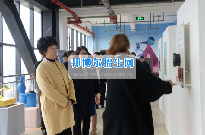 市委常委、宣傳部長潘梅到川南幼兒師范高等專科學(xué)校調(diào)研思想政治工作