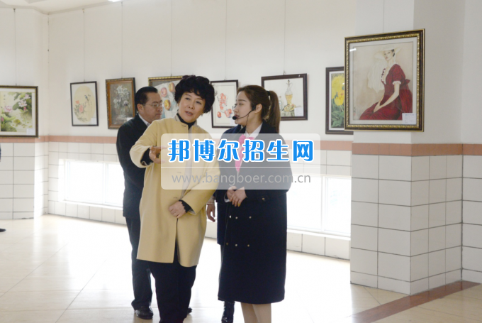 市委常委、宣傳部長潘梅到川南幼兒師范高等專科學(xué)校調(diào)研思想政治工作