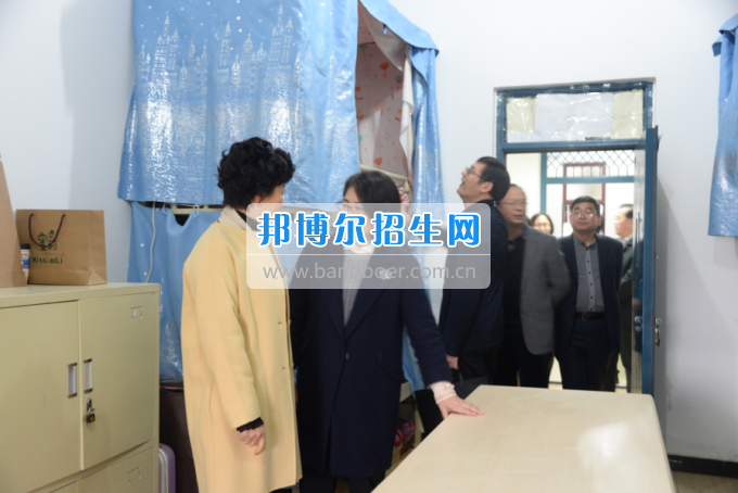 市委常委、宣傳部長潘梅到川南幼兒師范高等專科學(xué)校調(diào)研思想政治工作
