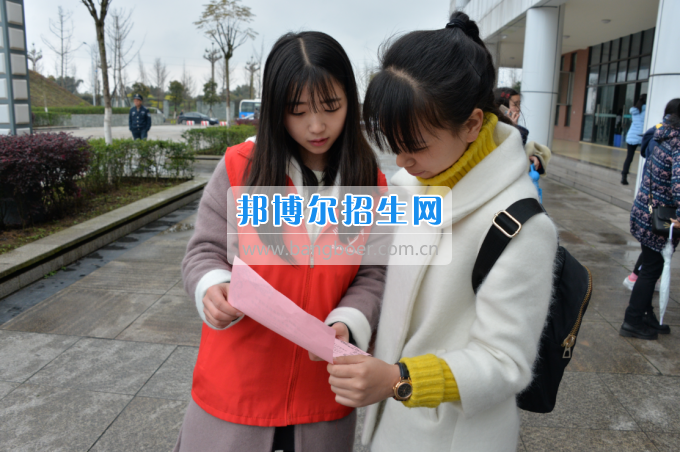 川南幼兒師范高等?？茖W(xué)校舉行“3·15”消費者權(quán)益日宣傳活動