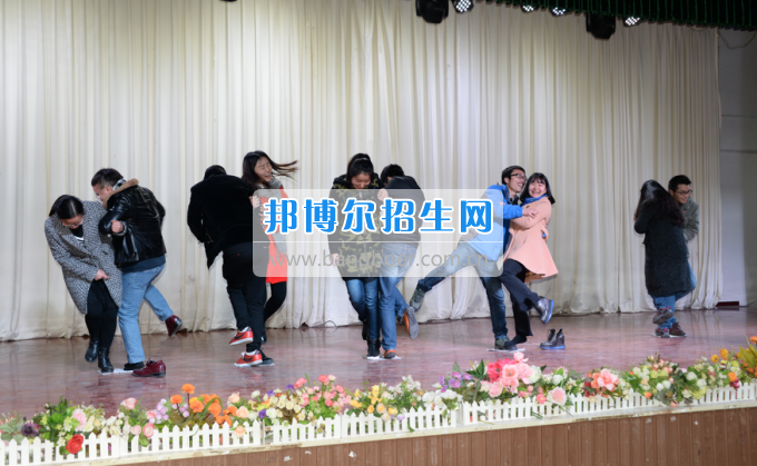 川南幼兒師范高等?？茖W(xué)校與內(nèi)江職業(yè)技術(shù)學(xué)校開展青年聯(lián)誼活動