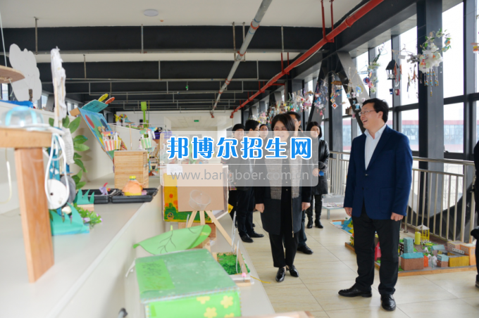 川南幼兒師范高等?？茖W(xué)校作“互聯(lián)網(wǎng)+教育”專題報(bào)告