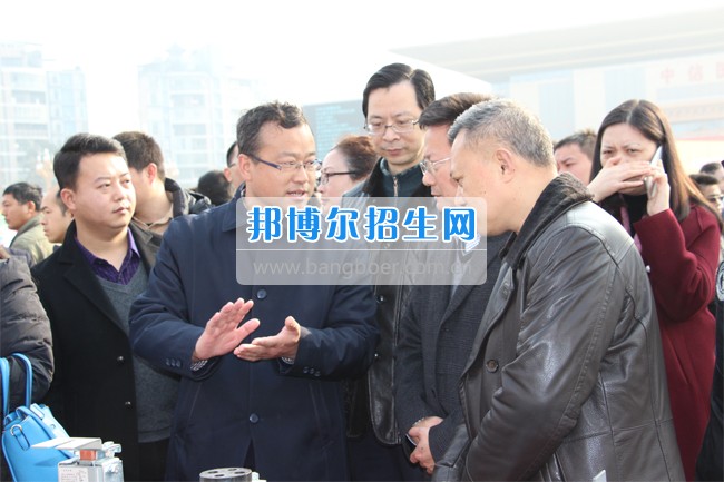 四川省技術監(jiān)督學校為“春風行動”現(xiàn)場招聘會助力添彩