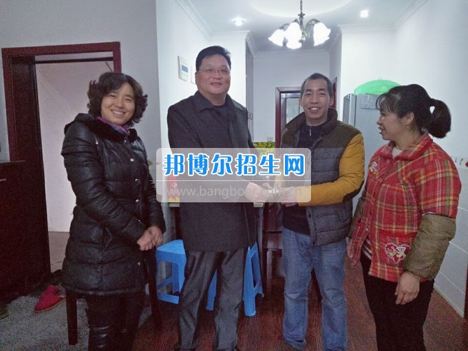 重慶航天職業(yè)技術(shù)學(xué)院關(guān)心學(xué)生生活、關(guān)注學(xué)生成長