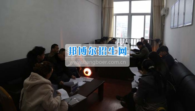 四川省古藺縣職業(yè)高級中學(xué)校集智匯力，全力推進依法治校