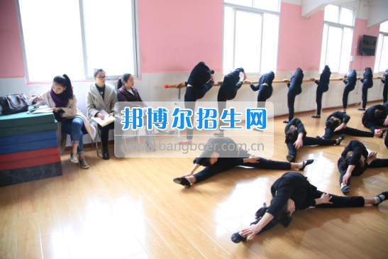 川北幼兒師范高等?？茖W(xué)校學(xué)前教育系赴南江小河職中調(diào)研