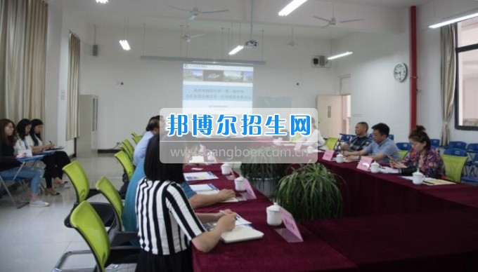 四川省一帶一路促進(jìn)會(huì)會(huì)長(zhǎng)林忠清一行來(lái)四川省經(jīng)濟(jì)管理學(xué)校參觀考察，共同商建“一帶一路國(guó)際職業(yè)教育中心”