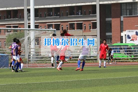 貴陽職業(yè)技術學院足球隊獲得2017年全省校園足球四級聯(lián)賽高校超級組季軍