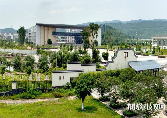 重慶兩江職業(yè)教育中心2020年報名條件、招生要求、招生對象