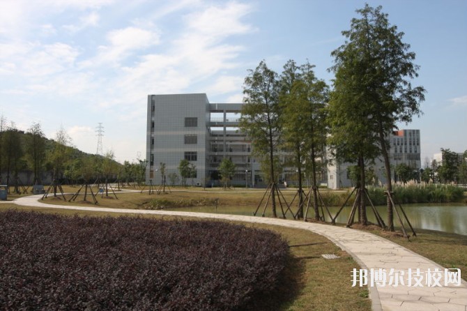 湖州中等衛(wèi)生專業(yè)學(xué)校2020年報名條件、招生要求、招生對象