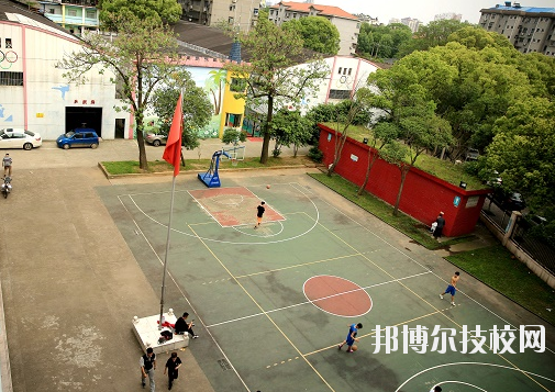 南昌體育運(yùn)動(dòng)學(xué)校2020年招生辦聯(lián)系電話(huà)