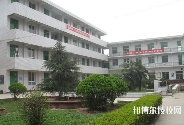 西安雁塔區(qū)職業(yè)高級中學2020年招生辦聯(lián)系電話
