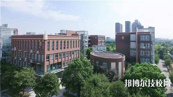 寧波市甬江職業(yè)高級中學2020年招生辦聯(lián)系電話