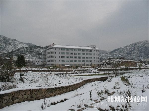樂清市雁蕩山旅游學校2020年學費、收費多少 