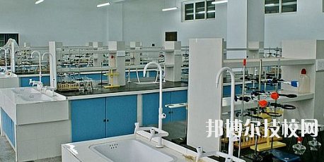 甘肅石化技師學院2020年報名條件、招生要求、招生對象