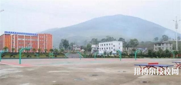 正安中等職業(yè)學(xué)校2020年報名條件、招生要求、招生對象
