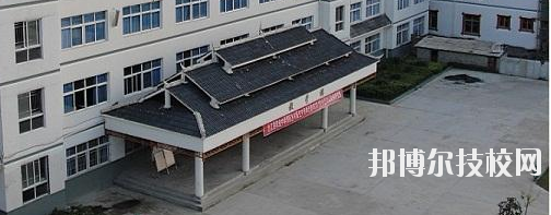 玉林龍池汽車(chē)工程職業(yè)技術(shù)學(xué)校2020年招生辦聯(lián)系電話