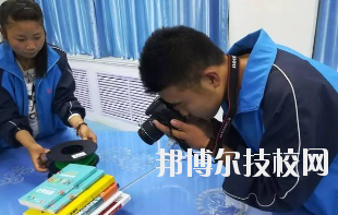 平?jīng)龉I(yè)中等專業(yè)學校2020年學費、收費多少
