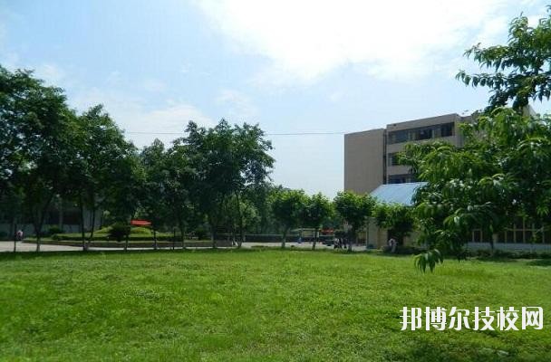 成都廣播電視中等專業(yè)學(xué)校2020年報(bào)名條件、招生要求、招生對(duì)象