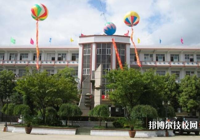 畢節(jié)財貿(mào)學(xué)校2020年報名條件、招生要求、招生對象
