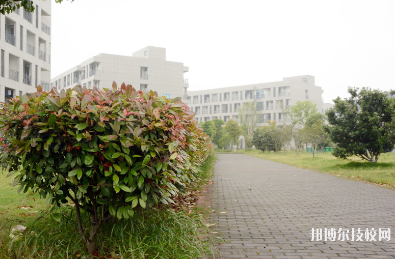 江蘇丹陽(yáng)中等專業(yè)學(xué)校2020年報(bào)名條件、招生要求、招生對(duì)象