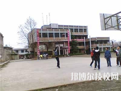 貴州龍里中等職業(yè)學(xué)校2020年報(bào)名條件、招生要求、招生對(duì)象