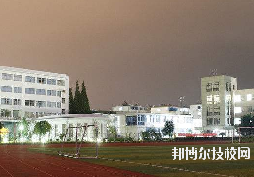 寧海高級職業(yè)技術中心學校學校地址在哪里