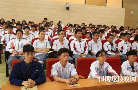 新昌技師學(xué)院2020年報名條件、招生要求、招生對象