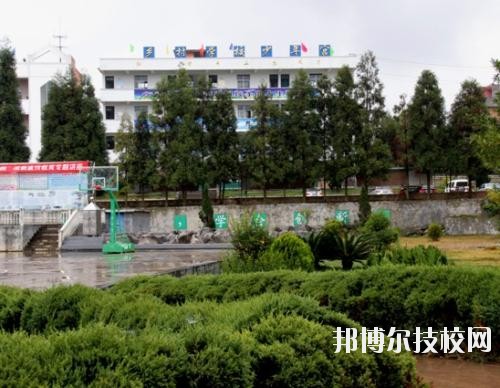 貞豐職業(yè)技術(shù)學(xué)校2020年報名條件、招生要求、招生對象