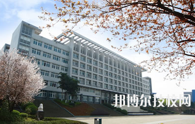 重慶三峽衛(wèi)生學(xué)校2020年報(bào)名條件、招生要求、招生對象