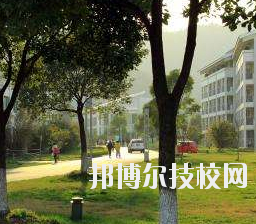 重慶第二財(cái)貿(mào)學(xué)校怎么樣、好不好