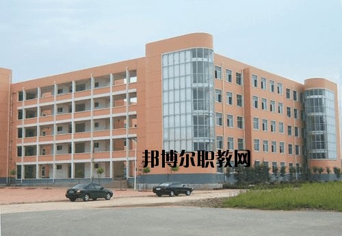 祿勸職業(yè)高級(jí)中學(xué)2020年報(bào)名條件、招生要求、招生對(duì)象