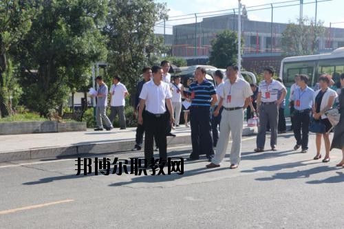 納雍中等職業(yè)學校2020年招生辦聯(lián)系電話